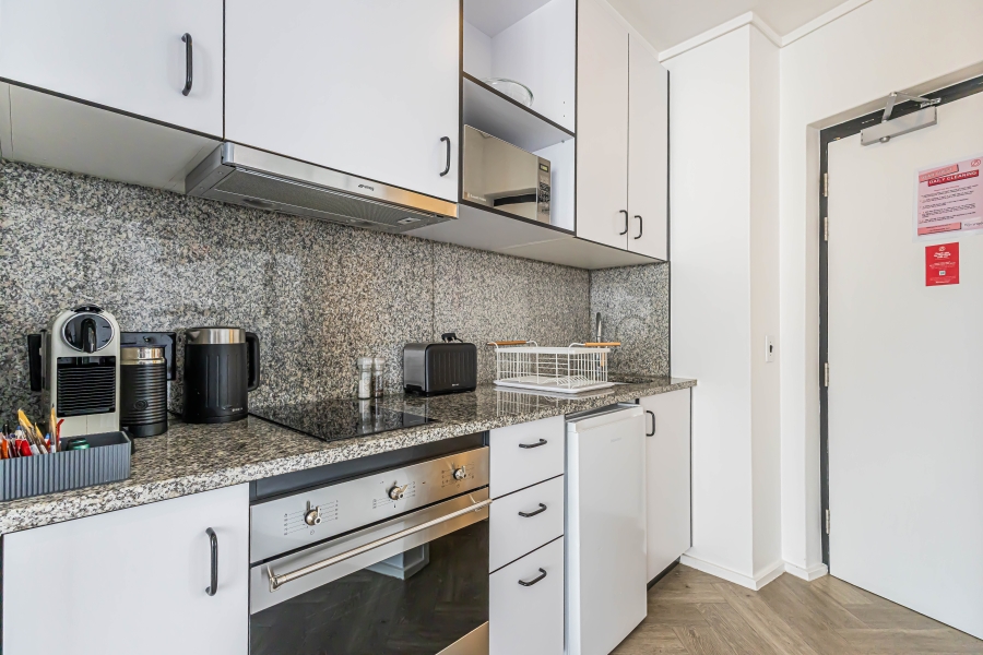1 Bedroom Property for Sale in Sea Point Western Cape